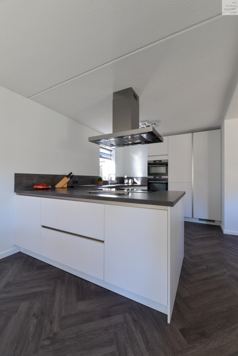 03_TerLaak_Keuken_Uvorm_wit_Heemskerk