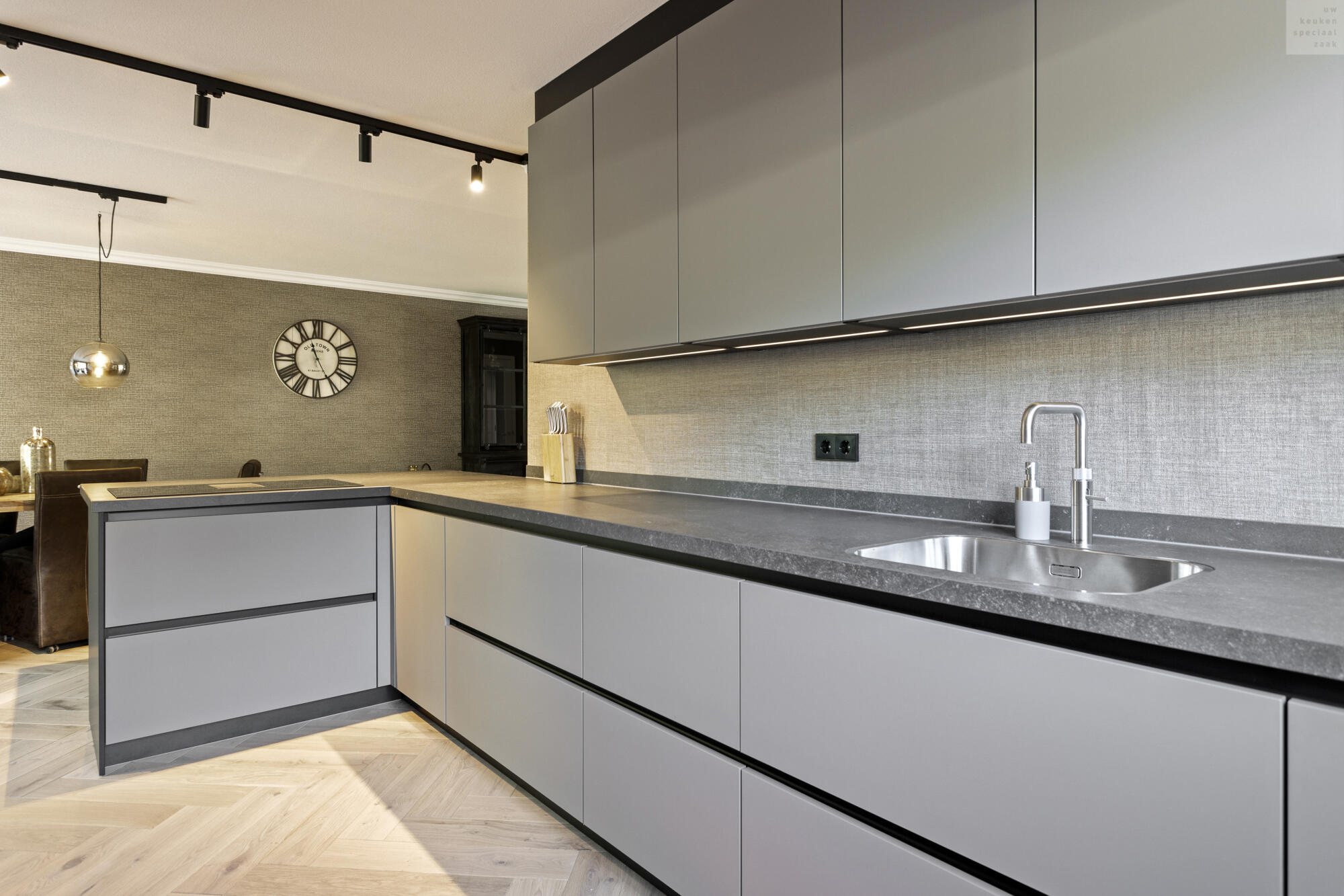 04_Ter_Laak_Keuken_Grijs_Koster