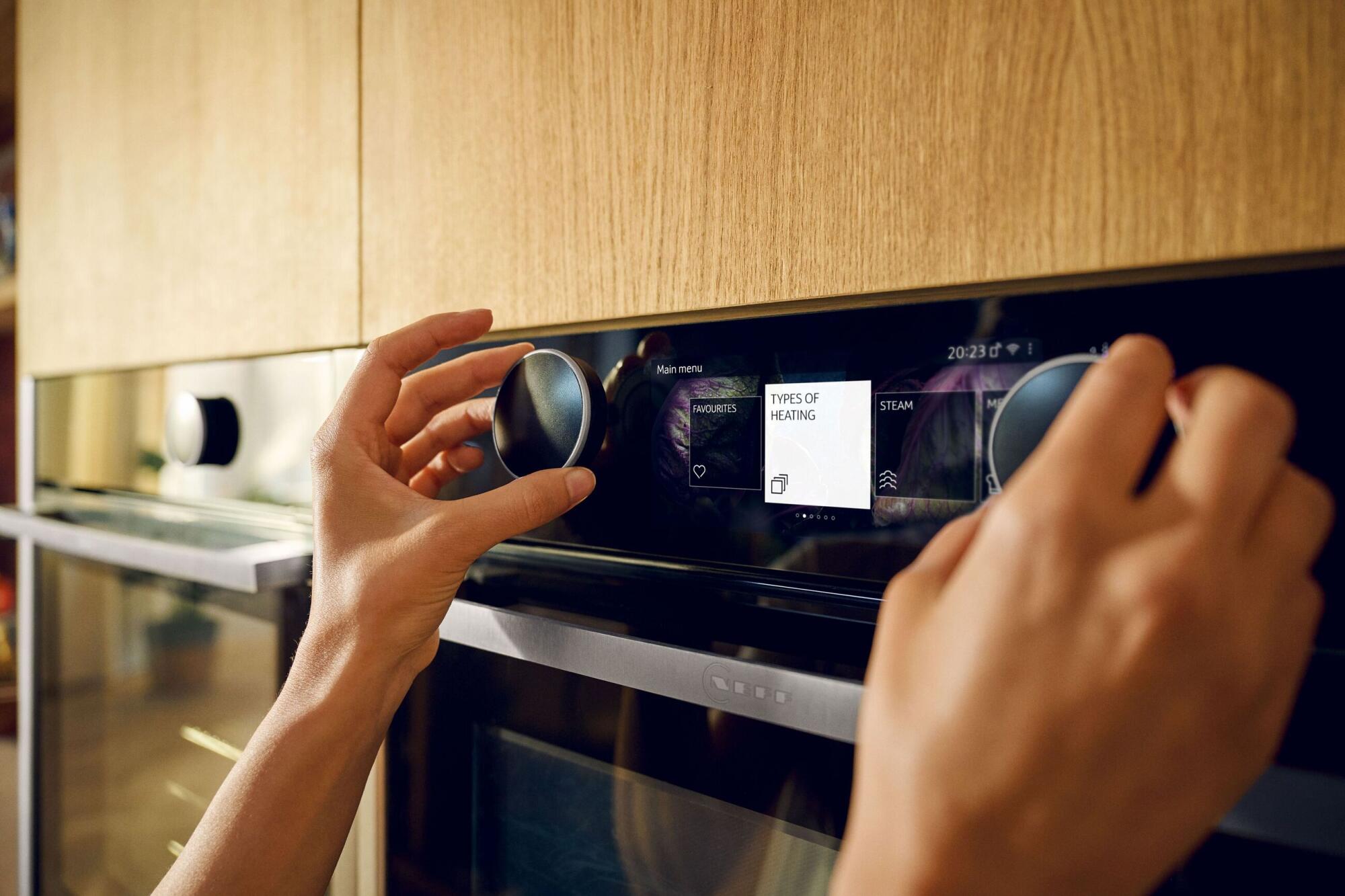 23054881-neff-2023-collection-anahita-lifestyle-flexcontrol-oven-02424-300dpi