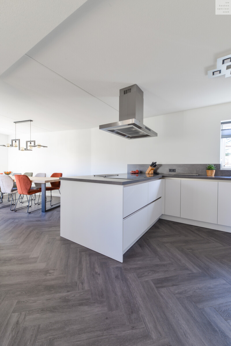 06_TerLaak_Keuken_Uvorm_wit_Heemskerk